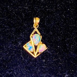 Beautiful 10k gold genuine opal pendant